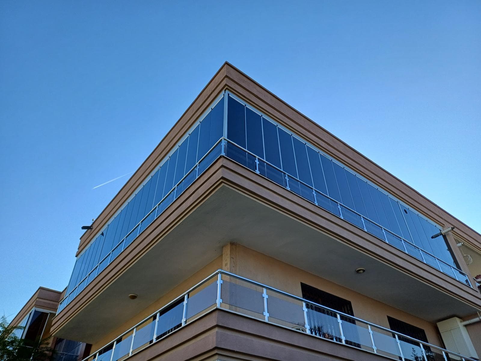 BRK Cam Balkon — tamamlanan cam balkon / pergola uygulaması 18